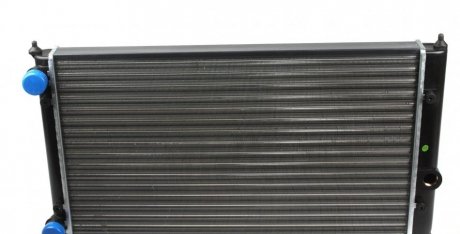 Радиатор охлаждения VW Golf III 1.8-2.0 91-98 NRF 529501 (фото 1)