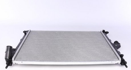 Радиатор охлаждения Dacia Logan 1.2-1.6LPG 04- (+AC) NRF 53118