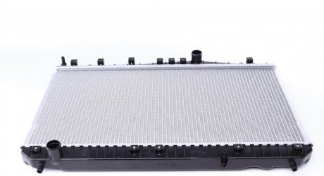 Радиатор охлаждения Chevrolet Rezzo/Daewoo Tacuma 1.6-2.0 00- NRF 53384 (фото 1)