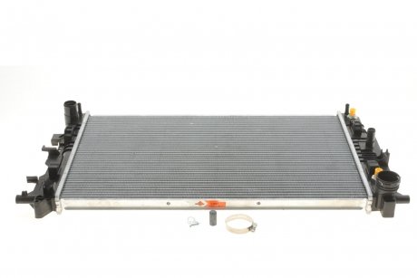 Радиатор охлаждения MB Sprinter 06-(+/-AC, АКПП) NRF 53833 (фото 1)
