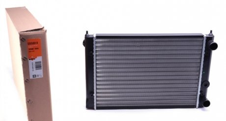 Радиатор охлаждения VW Golf III 1.4-1.6 91-99 NRF 58819 (фото 1)