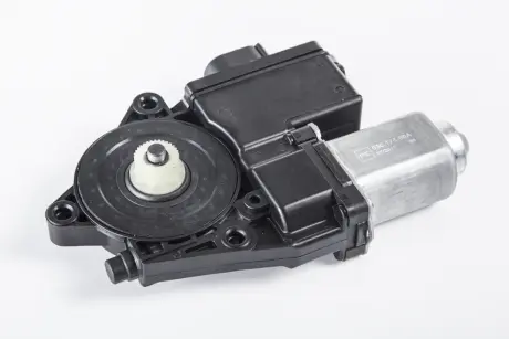 Двигатель стеклоподъемника PE AUTOMOTIVE 03017400A