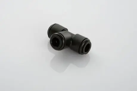 Электрический разъем 10х10х10 пластик PE AUTOMOTIVE 070.094-15A