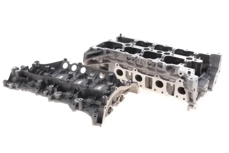 Головка блоку циліндрів 2,3dci Master III 2010- RENAULT 110417248R