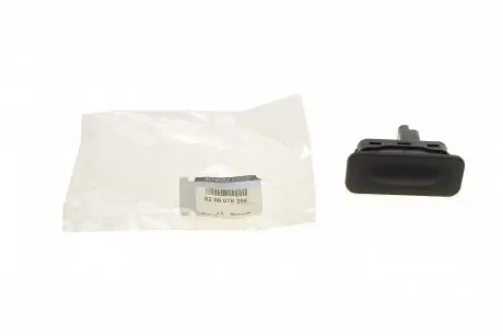 Кнопка открытия багажника Megane II/Scenic II 03- RENAULT 8200076256
