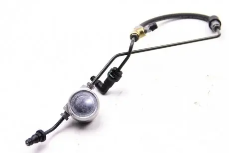 Трубка сцепления с регулятором + штуцер Trafic 2001- RENAULT 8200860426