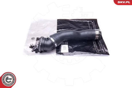 Патрубок інтеркулера BMW 5 (E60, E61) SKV GERMANY 24SKV706