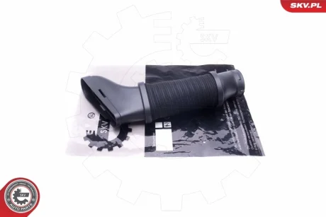 Патрубок інтеркулера MERCEDES CLS (C218) E-Class (W212 C207) SKV GERMANY 43SKV913