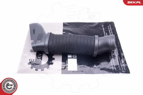 Патрубок інтеркулера MERCEDES CLS (C218) E-Class (W212 C207) SKV GERMANY 43SKV914