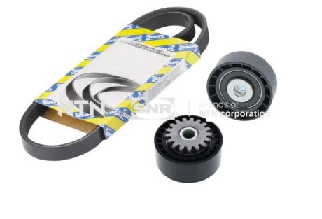 Комплект поліклинового ременя (із натягувачем) DACIA LOGAN, LOGAN II, LOGAN MCV II, SANDERO, SANDERO II, RENAULT CLIO II, CLIO II/HATCHBACK, CLIO III, KANGOO, KANGOO EXPRESS 1.0ALK-1.9D 08.97- SNR NTN KA85537 (фото 1)