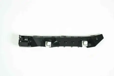 Кронштейн бампера правий SUBARU 57717FG002