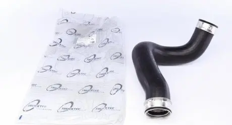 Патрубок інтеркулера (R) MB E-class (W210) 2.2CDI 98-02 AUTOMOTIVE TRUCKTEC 02.14.078