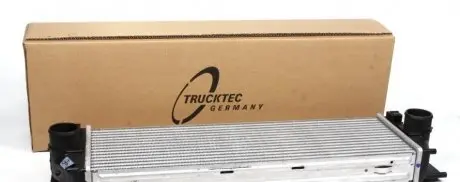 Радиатор интеркулера MB Sprinter 2.2-3.0 CDI/VW Crafter 2.5TDI 06- AUTOMOTIVE TRUCKTEC 02.40.235