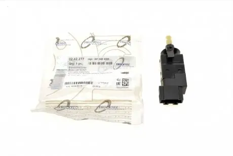 Датчик педали тормоза MB E-class (W211) 02-10 AUTOMOTIVE TRUCKTEC 02.42.277