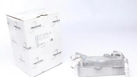Радиатор масляный Audi A6/A7/A8 2.0-6.3 09-18 (теплообменник) AUTOMOTIVE TRUCKTEC 07.18.082