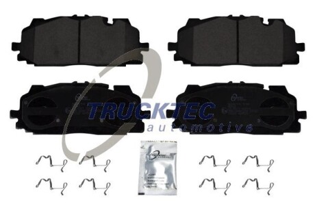 Колодки гальмівні (передні) Audi A5/Q7 2.0-3.0 D 15-/VW Touareg 17- (Akebono) TRUCKTEC 0735273