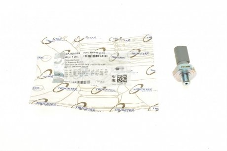 Датчик давления масла VW Caddy 1.9TDI/T5 2.0-2.5TDi 95- (0.75-1.05 bar) (серый) AUTOMOTIVE TRUCKTEC 07.42.039 (фото 1)