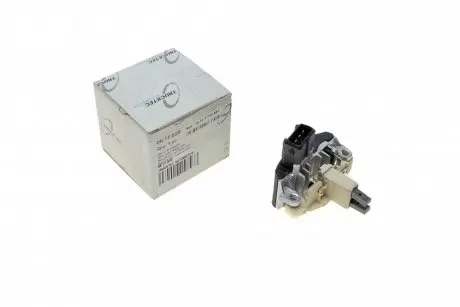 Реле генератора (14V) BMW 3 (E46)/5 (E39)/7 (E38) 94-05 AUTOMOTIVE TRUCKTEC 08.17.025