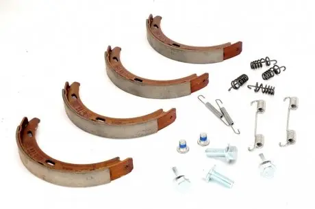 Тормозные колодки барабанные MERCEDES C(W203) "R "00-10 TRW GS8481