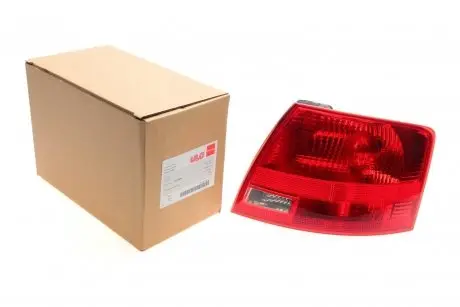 Фонарь задний Audi A4 04-08 (R) ULO 1014004