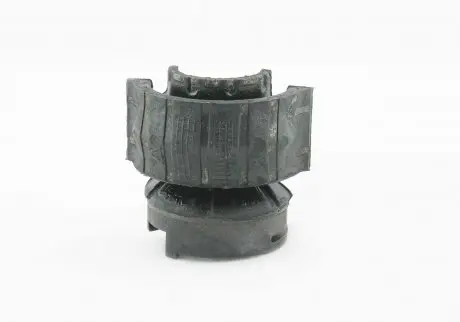 Втулка стабілізатора (заднього) VW Touareg 02-18 VAG 7L0511413D