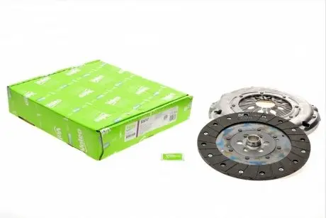 Комплект сцепления Seat Leon/ VW Golf IV 98-06 (d=240mm) Valeo 826747