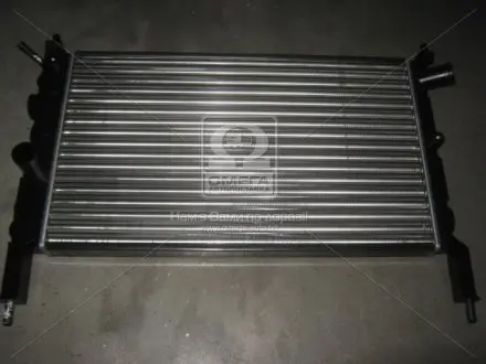 Радиатор, охлаждение двигателя Van Wezel 37002023