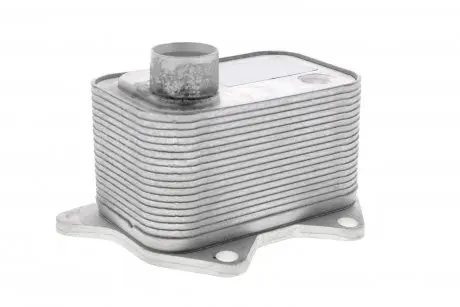 Радіатор масляний VW Jetta 1.8/2.0TSI 14-/Tiguan 2.0TSI 17- (теплообмінник) VEMO V15600015