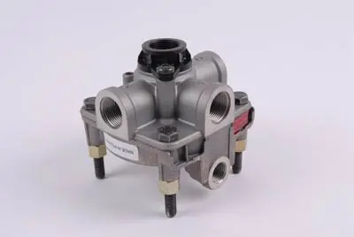 Ускорительный клапан Wabco 9730110027